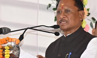 *मुख्यमंत्री श्री विष्णु देव साय ने अम्बिकापुर में भटगांव विधानसभा के पूर्व विधायक पंडित रविशंकर त्रिपाठी की प्रतिमा का किया अनावरण*