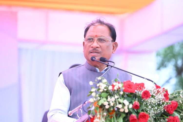 *प्रदेश की लाइफलाइन हुई सशक्त: मुख्यमंत्री श्री विष्णुदेव साय ने 370 नई एम्बुलेंस को दिखाई हरी झंडी*