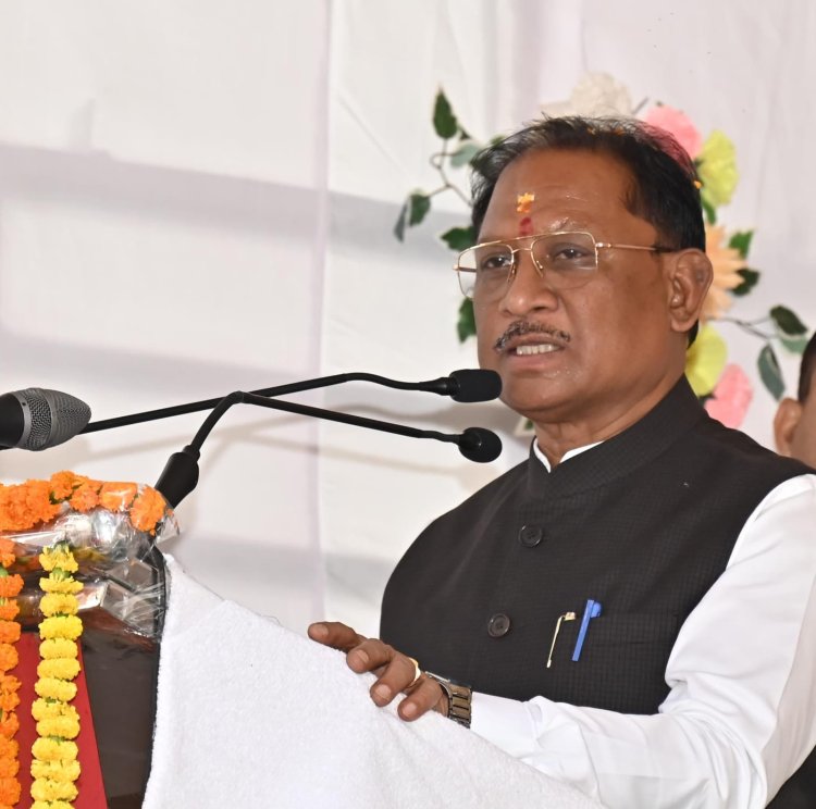 *मुख्यमंत्री श्री विष्णु देव साय ने अम्बिकापुर में भटगांव विधानसभा के पूर्व विधायक पंडित रविशंकर त्रिपाठी की प्रतिमा का किया अनावरण*