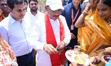 *एक ग्रामीण का न्योता, मुख्यमंत्री का अपनापन - प्रधानमंत्री आवास से साकार हुआ सपना, मुख्यमंत्री ने कराया गृह प्रवेश*