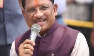 *तेंदूपत्ता संग्राहकों के बीच पहुंचे मुख्यमंत्री, महुआ पेड़ के नीचे लगाई चौपाल*