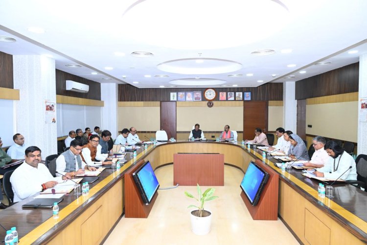 *मुख्यमंत्री श्री विष्णु देव साय की अध्यक्षता में आज यहां मंत्रालय महानदी भवन में आयोजित कैबिनेट की बैठक में महत्वपूर्ण निर्णय लिए गए -*