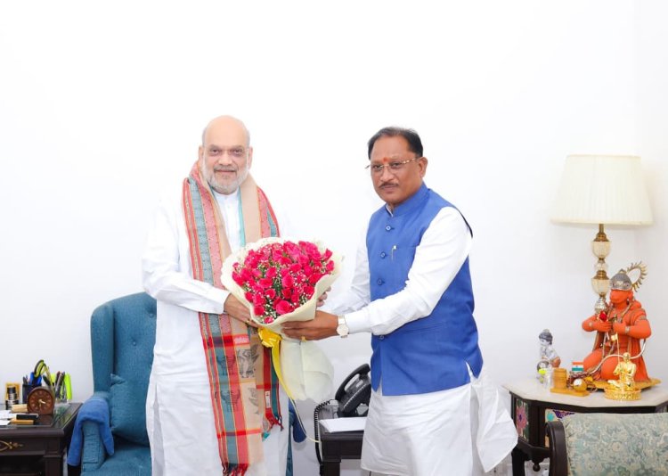 *जहां कभी एम्बुलेंस पहुंचना भी सपना था, वहां अब डॉक्टर दे रहे दस्तक : बस्तर के जंगलों तक पहुंची स्वास्थ्य क्रांति*