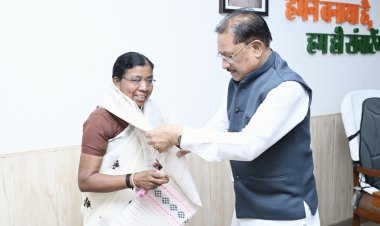 *मुख्यमंत्री श्री विष्णु देव साय से पद्मश्री डॉ. बुधरी ताती ने की सौजन्य मुलाकात*