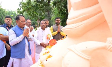 *मातृशक्ति एवं प्रकृति के प्रति श्रद्धा का अनुपम संगम : मुख्यमंत्री श्री विष्णु देव साय ने "राम वाटिका" में किया रुद्राक्ष का पौधारोपण*